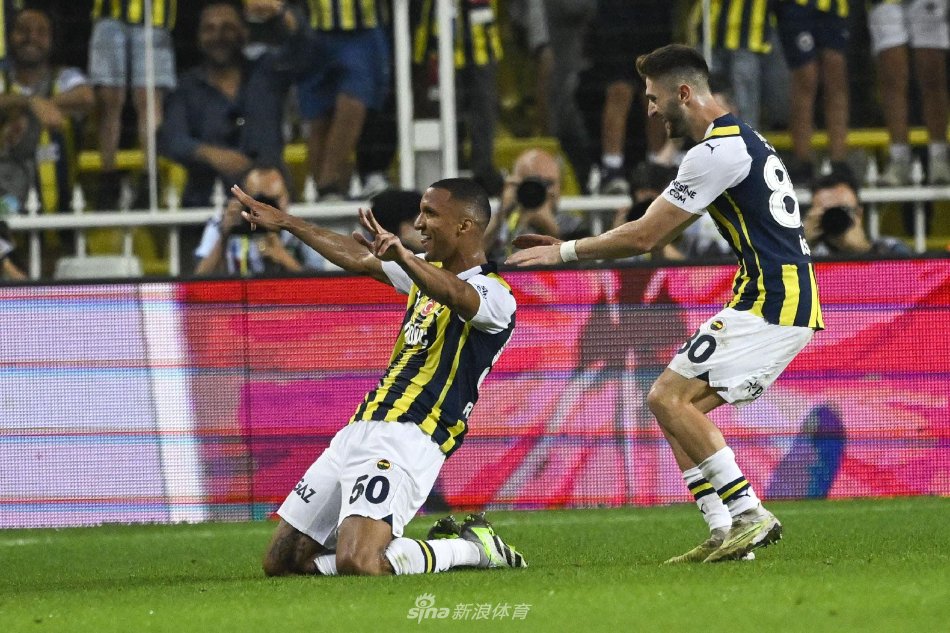 季后赛的临 季后赛的临