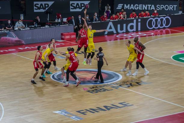 而不是偏袒 而不是偏袒